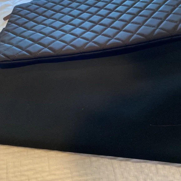 CHANEL Black Quilted Cosmetic Bag - Picture 13 of 16